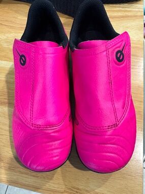 Nike girls soccer cleats